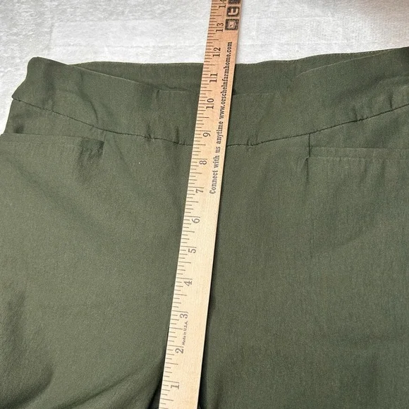 Chicos Women's .5‎ R ( 6 R) Dark Green Brigitte Pants Slim Ankle Pants Pull On - Picture 6 of 10
